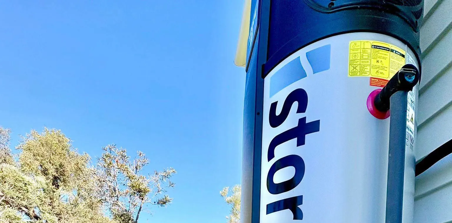 iStore heat pump hot water system installed by Unisol at a Perth home