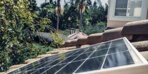 Read more about the article Solar Panel Installations and the Environment: How to Choose Eco-Friendly and Sustainable Solutions
